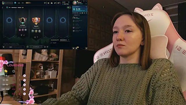 MoonlishSiren online show from November 9, 2025, 9:13 pm