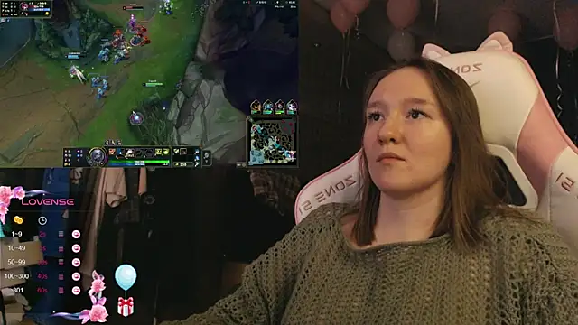 MoonlishSiren online show from January 11, 2026, 9:42 pm