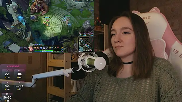 MoonlishSiren online show from March 19, 2026, 7:40 pm