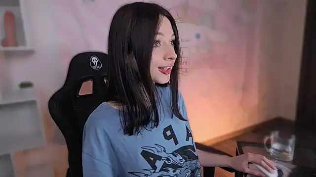 Snapshot of Only___Yours chatting on March 14, 2025, 1:16 am Only Yours online show from March 14, 2025, 1:16 am