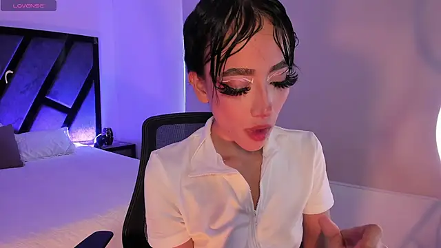 MelodyBliss online show from April 13, 2026, 9:09 pm