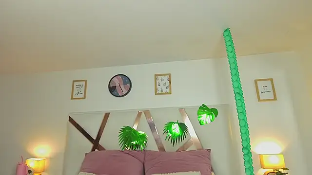 KendalMilleer online show from March 16, 2025, 11:16 am