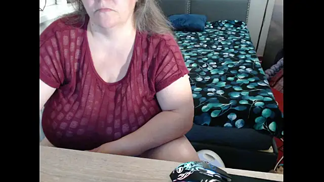 Snapshot of Sweetboobs chatting on September 29, 2025, 7:30 pm Sweetboobs online show from September 29, 2025, 7:30 pm