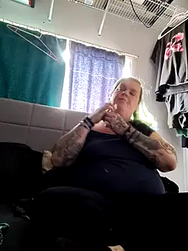 Trans Girl next door420 online show from March 17, 2025, 7:37 pm