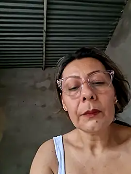 Mia-funny20 online show from February 22, 2026, 8:29 pm