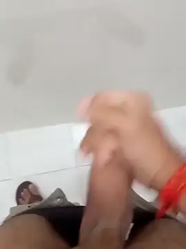 Snapshot of Sweety_2144 chatting on October 12, 2025, 4:33 am Sweety 2144 online show from October 12, 2025, 4:33 am