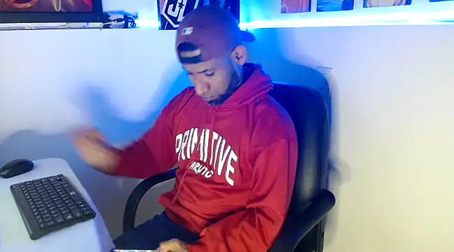 Snapshot of Enriblack92 chatting on December 2, 2024, 8:11 pm Enriblack92 online show from December 2, 2024, 8:11 pm