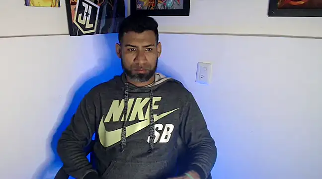 Snapshot of Enriblack92 chatting on December 7, 2024, 2:20 am Enriblack92 online show from December 7, 2024, 2:20 am