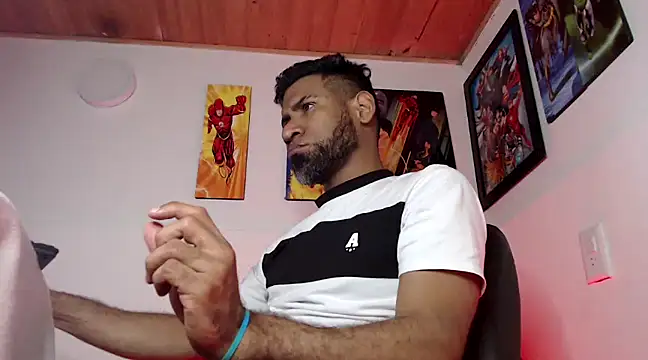 Snapshot of Enriblack92 chatting on December 8, 2024, 3:32 am Enriblack92 online show from December 8, 2024, 3:32 am