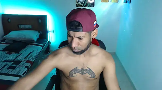 Snapshot of Enriblack92 chatting on December 27, 2024, 6:53 pm Enriblack92 online show from December 27, 2024, 6:53 pm