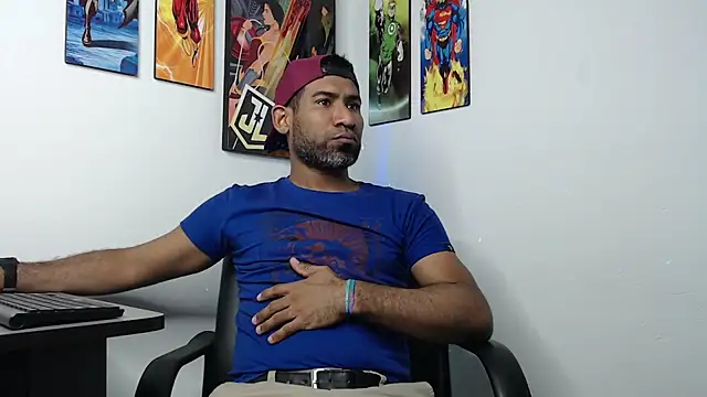 Snapshot of Enriblack92 chatting on January 19, 2025, 12:38 am Enriblack92 online show from January 19, 2025, 12:38 am