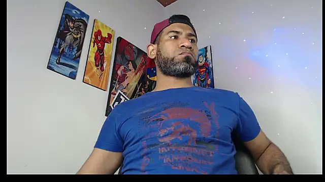 Snapshot of Enriblack92 chatting on February 13, 2025, 12:02 am Enriblack92 online show from February 13, 2025, 12:02 am