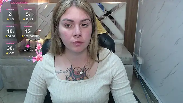 Snapshot of Paula_b_ chatting on May 29, 2026, 12:47 pm Paula b online show from May 29, 2026, 12:47 pm