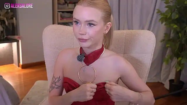 LexieLoree online show from June 9, 2026, 3:07 am