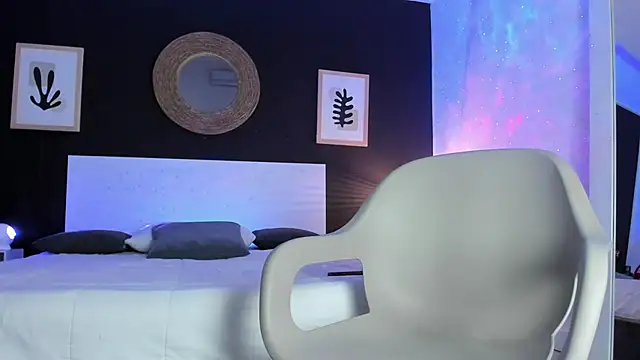 Snapshot of VioletPaket chatting on December 27, 2024, 1:43 am VioletPaket online show from December 27, 2024, 1:43 am