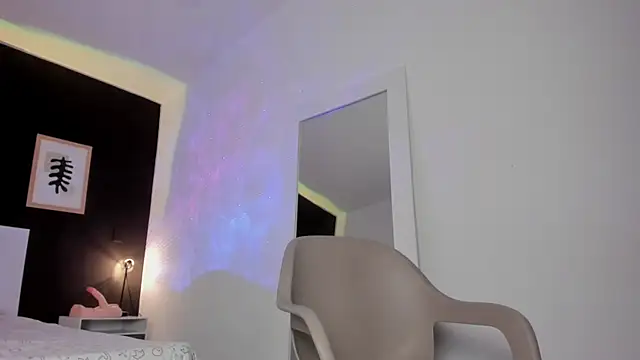 Snapshot of VioletPaket chatting on February 18, 2025, 9:31 pm VioletPaket online show from February 18, 2025, 9:31 pm