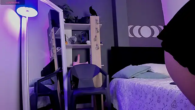 Snapshot of VioletPaket chatting on February 20, 2025, 9:20 pm VioletPaket online show from February 20, 2025, 9:20 pm