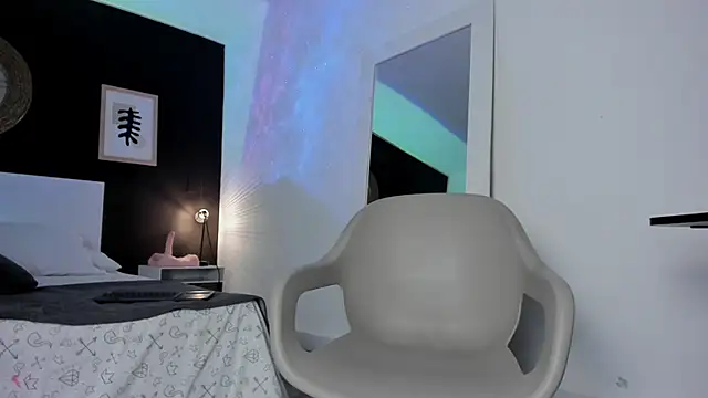 Snapshot of VioletPaket chatting on February 27, 2025, 9:04 pm VioletPaket online show from February 27, 2025, 9:04 pm