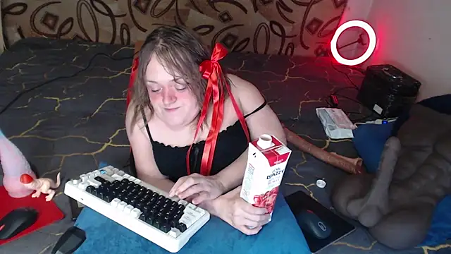 MiniNatalie online show from March 4, 2025, 12:39 am