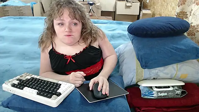 MiniNatalie online show from September 9, 2025, 4:34 am