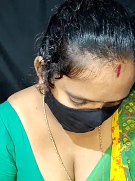 vintage-vibs online show from September 12, 2025, 6:30 pm