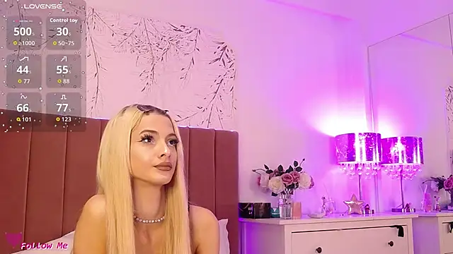 PinkySparks online show from November 15, 2025, 6:48 pm