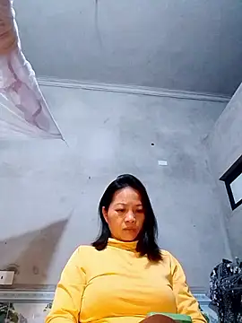 Snapshot of Aninyin22 chatting on February 4, 2026, 10:15 pm Aninyin22 online show from February 4, 2026, 10:15 pm