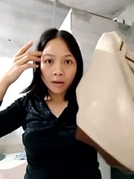 Snapshot of Aninyin22 chatting on February 12, 2026, 6:52 am Aninyin22 online show from February 12, 2026, 6:52 am