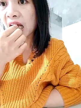 Snapshot of Aninyin22 chatting on March 4, 2026, 12:49 am Aninyin22 online show from March 4, 2026, 12:49 am