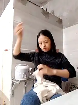 Snapshot of Aninyin22 chatting on March 6, 2026, 12:51 am Aninyin22 online show from March 6, 2026, 12:51 am