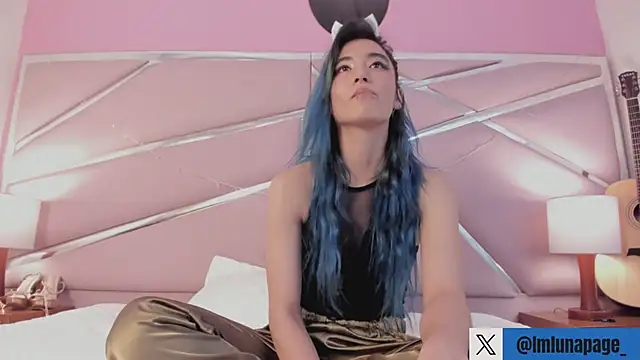 Lunapage online show from January 24, 2025, 7:07 pm