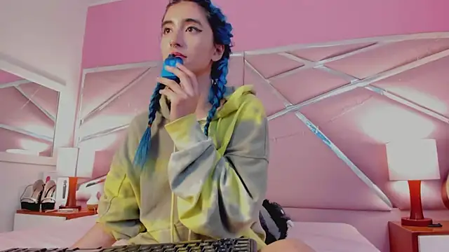 Lunapage online show from March 10, 2025, 4:14 pm