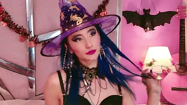 Lunapage online show from October 14, 2025, 8:20 pm