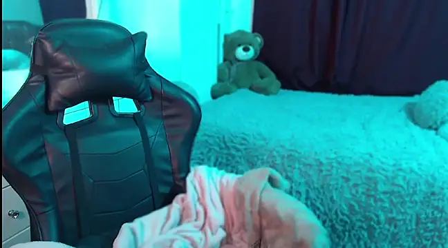 Snapshot of Beamber_ chatting on February 9, 2025, 1:00 am Beamber online show from February 9, 2025, 1:00 am