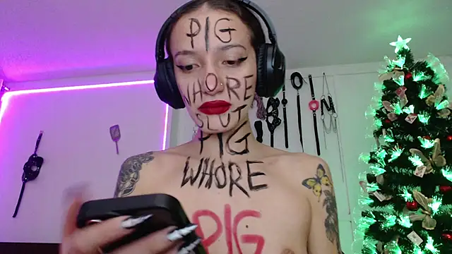 Eloise-brown online show from December 9, 2024, 8:22 am