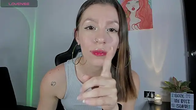 Snapshot of roxanne_jones1 chatting on April 18, 2026, 7:58 pm roxanne jones1 online show from April 18, 2026, 7:58 pm