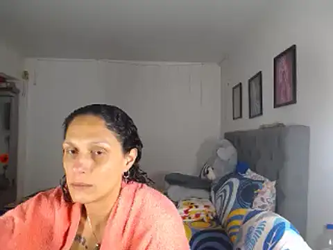 Corina hot online show from February 6, 2025, 11:04 pm