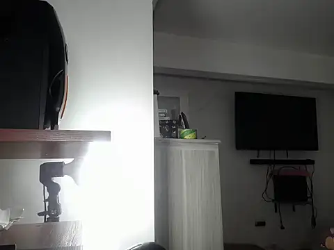 Corina hot online show from September 25, 2025, 8:56 pm