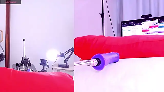 Snapshot of Saskia__Summer chatting on March 9, 2025, 1:15 pm Saskia Summer online show from March 9, 2025, 1:15 pm