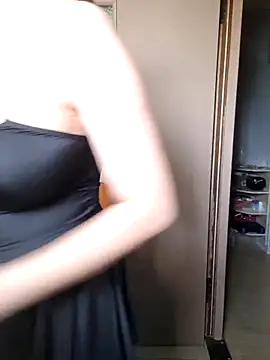 Snapshot of LenaShow chatting on October 6, 2025, 1:25 am LenaShow online show from October 6, 2025, 1:25 am