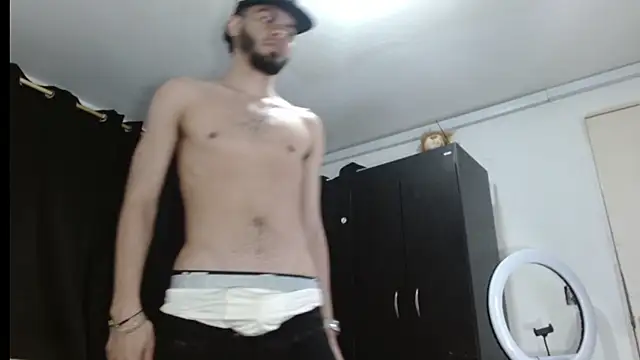 Snapshot of badanyboy chatting on November 27, 2025, 8:27 am badanyboy online show from November 27, 2025, 8:27 am