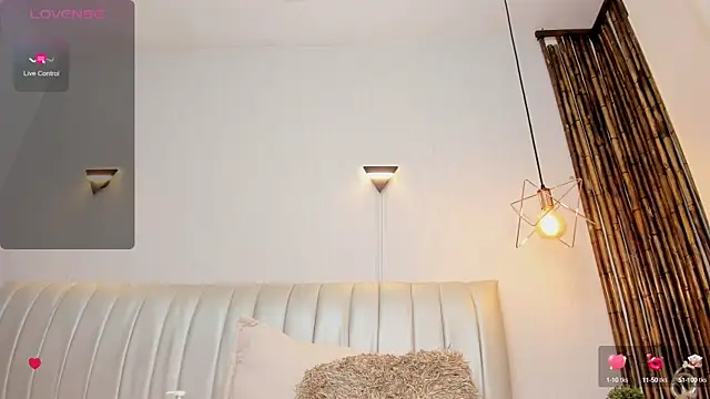 Snapshot of Zuzu_sweet chatting on February 26, 2025, 9:58 pm Zuzu sweet online show from February 26, 2025, 9:58 pm