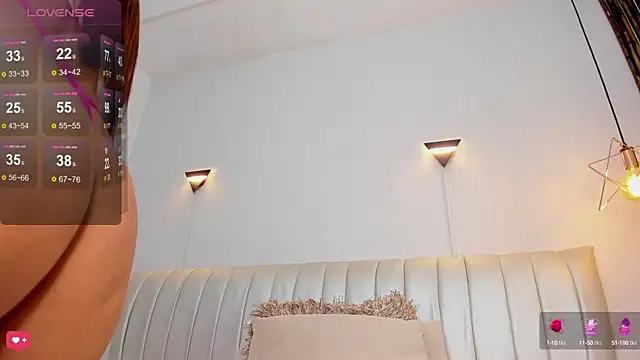 Snapshot of Zuzu_sweet chatting on March 18, 2025, 10:15 pm Zuzu sweet online show from March 18, 2025, 10:15 pm