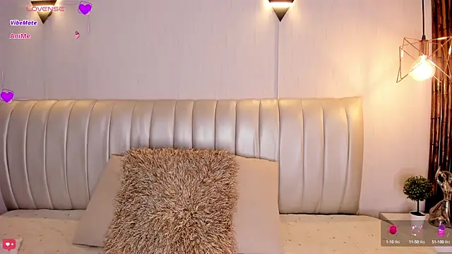 Snapshot of Zuzu_sweet chatting on September 8, 2025, 7:13 pm Zuzu sweet online show from September 8, 2025, 7:13 pm