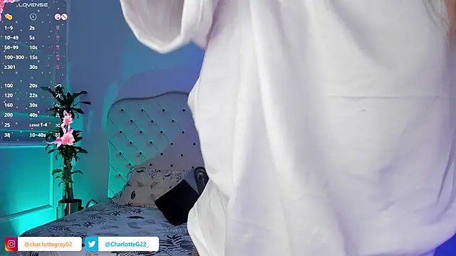 Snapshot of charlotte__grey chatting on March 17, 2025, 11:00 pm charlotte grey online show from March 17, 2025, 11:00 pm