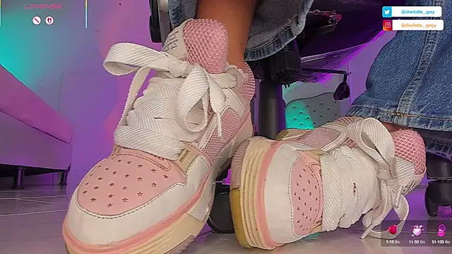 Snapshot of charlotte__grey chatting on October 7, 2025, 7:11 pm charlotte grey online show from October 7, 2025, 7:11 pm