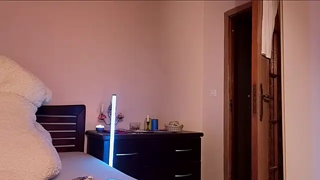 Snapshot of Niter chatting on February 18, 2026, 1:01 am Niter online show from February 18, 2026, 1:01 am