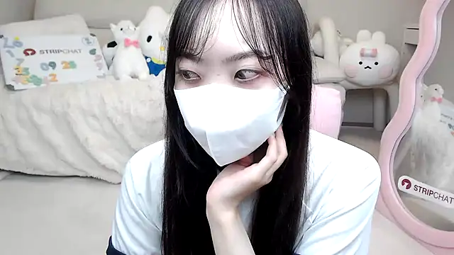 momo room online show from September 28, 2025, 6:41 am