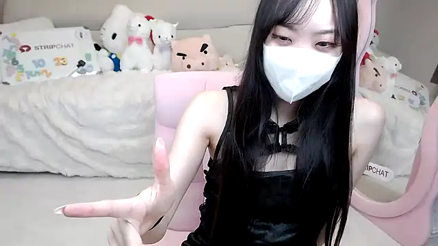 momo room online show from October 23, 2025, 10:36 am