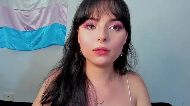 Snapshot of elizabethtaylorxxx chatting on May 1, 2026, 5:28 pm elizabethtaylorxxx online show from May 1, 2026, 5:28 pm